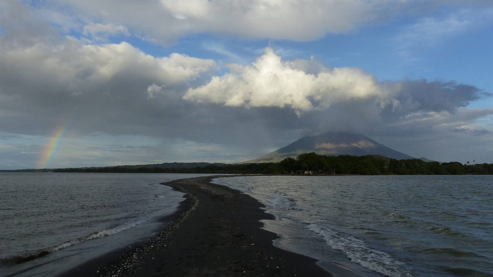 Volcanes y costa de la Isla de Ometepe